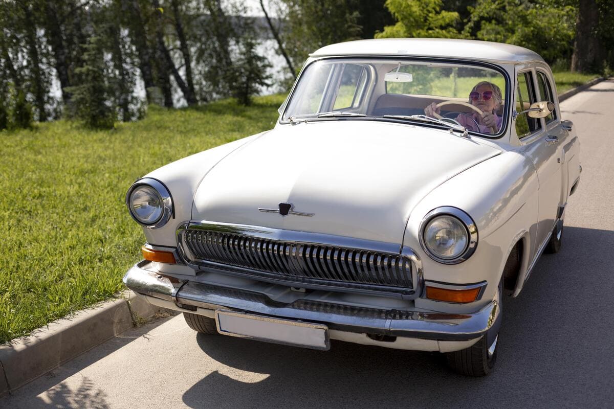 Nomes dos carros antigos: confira modelos e marcas históricas